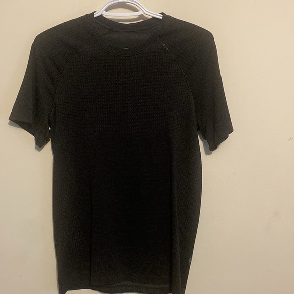 Lululemon Graphite Grey Metal Vent - Picture 2 of 3